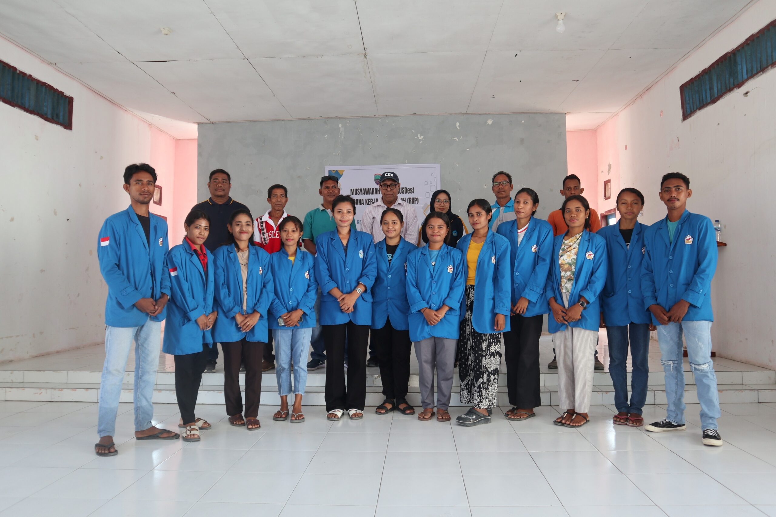 Ketua PSDKU Unpatti Monev KKN Berbasis Pulau-Pulau Kecil Perbatasan di Letti, Bertemu Mahasiswa Asing dan Bahas Potensi Wisata